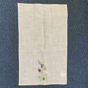 Embroidered floral table runner 28”x17” brand new